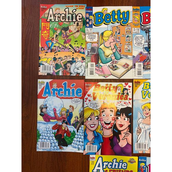 Lot 10 Archie Comics (Archie, Betty, Betty & Veronica, Archie & Friends) Mixed - Picture 2 of 4